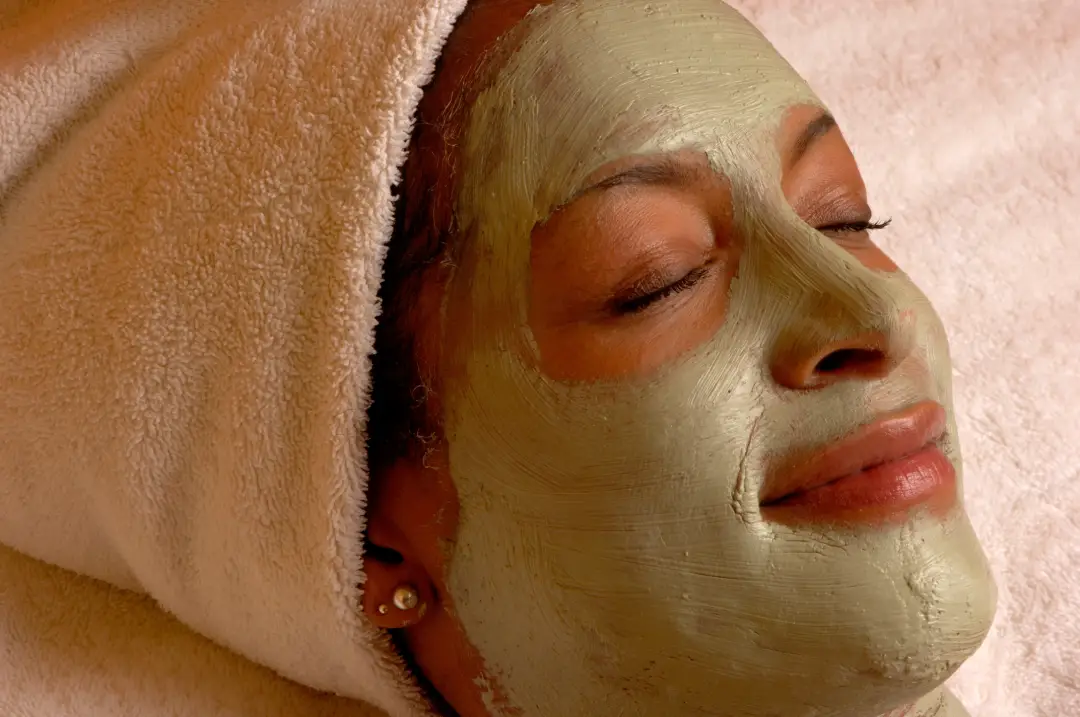 Why Choose an Organic Facial Over Chemical Treatments